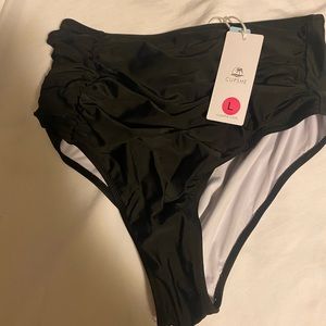 BNWT size LARGE high waisted bikini bottoms.